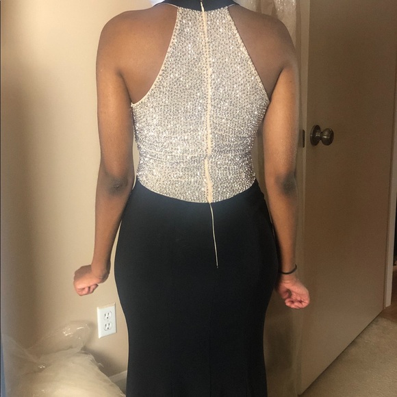 Elegant black tie formal dress - Picture 2 of 13